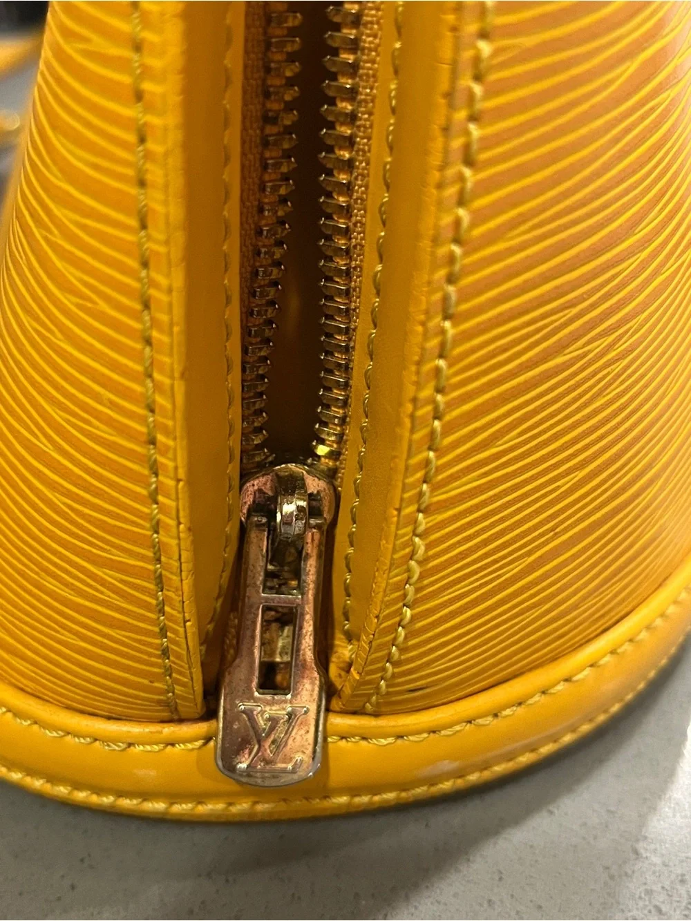 Louis Vuitton vintage lv
